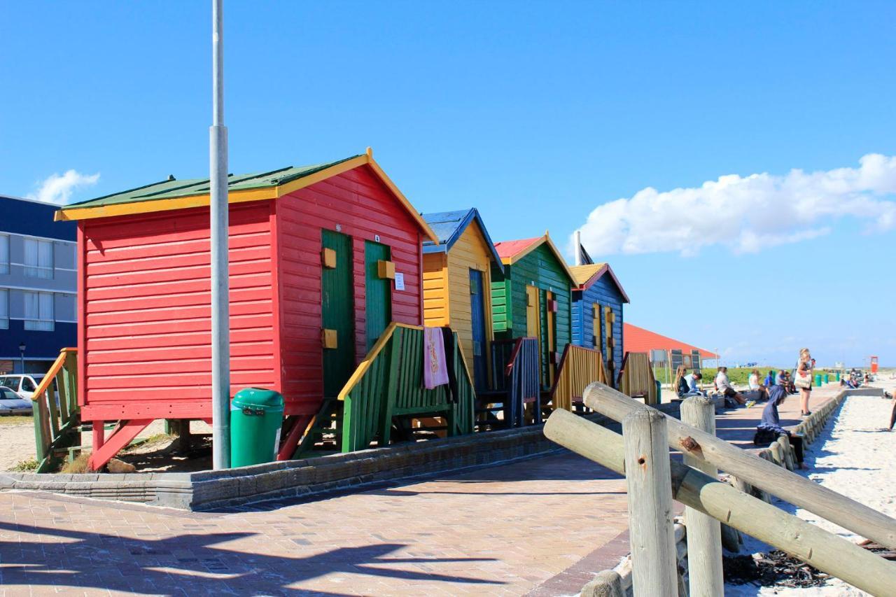 The Place Muizenberg Bagian luar foto