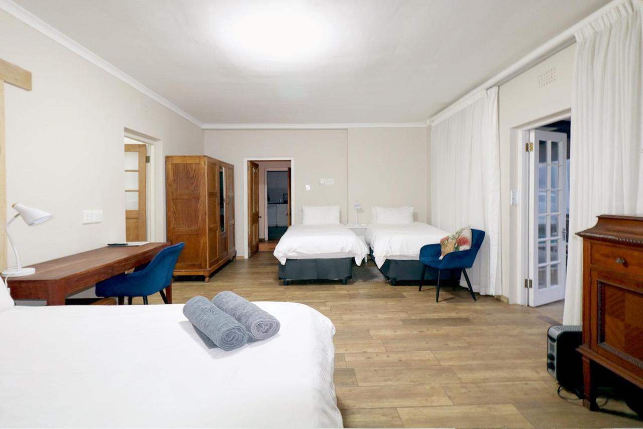 The Place Muizenberg Bagian luar foto