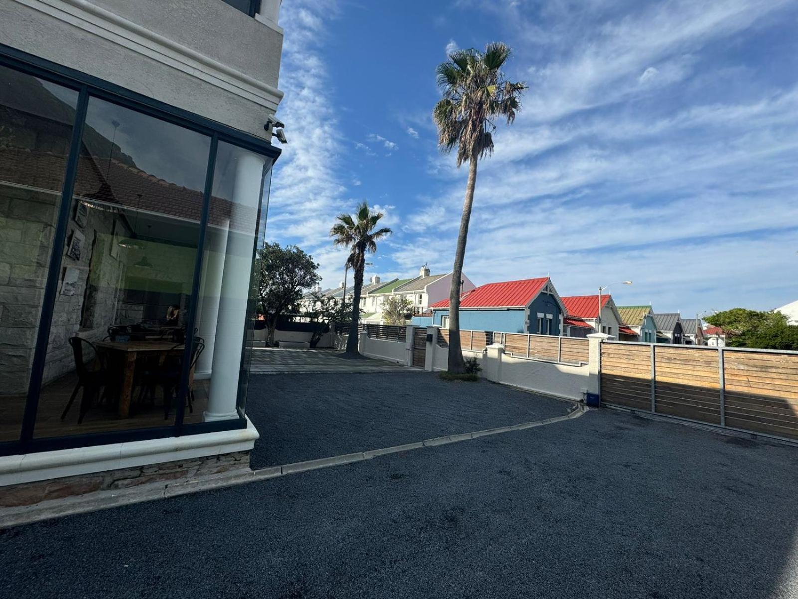 The Place Muizenberg Bagian luar foto
